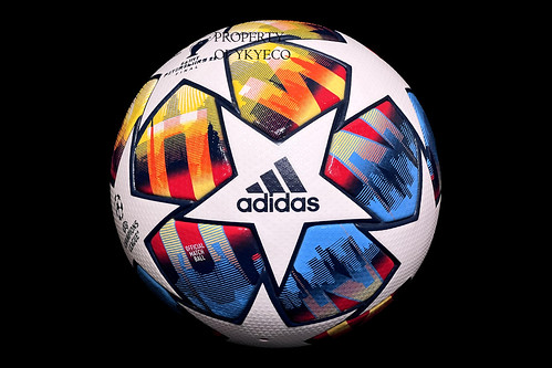 UEFA CHAMPIONS LEAGUE FINAL SAINT PETERSBURG 2022 ADIDAS OFFICIAL MATCH BALL, PSG VS REAL MADRID 05