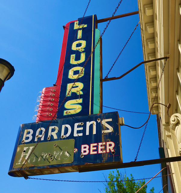 Barden's Bar and Liquor Store, Waseca, MN