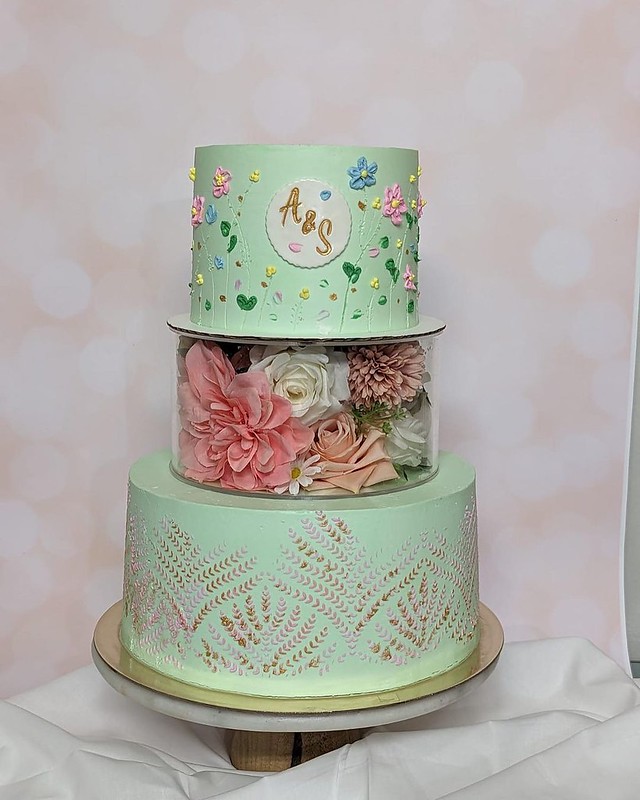 Cake by Cakes N Cupcakes