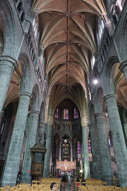 Collégiale Notre-Dame, Dinant : Vue intérieure