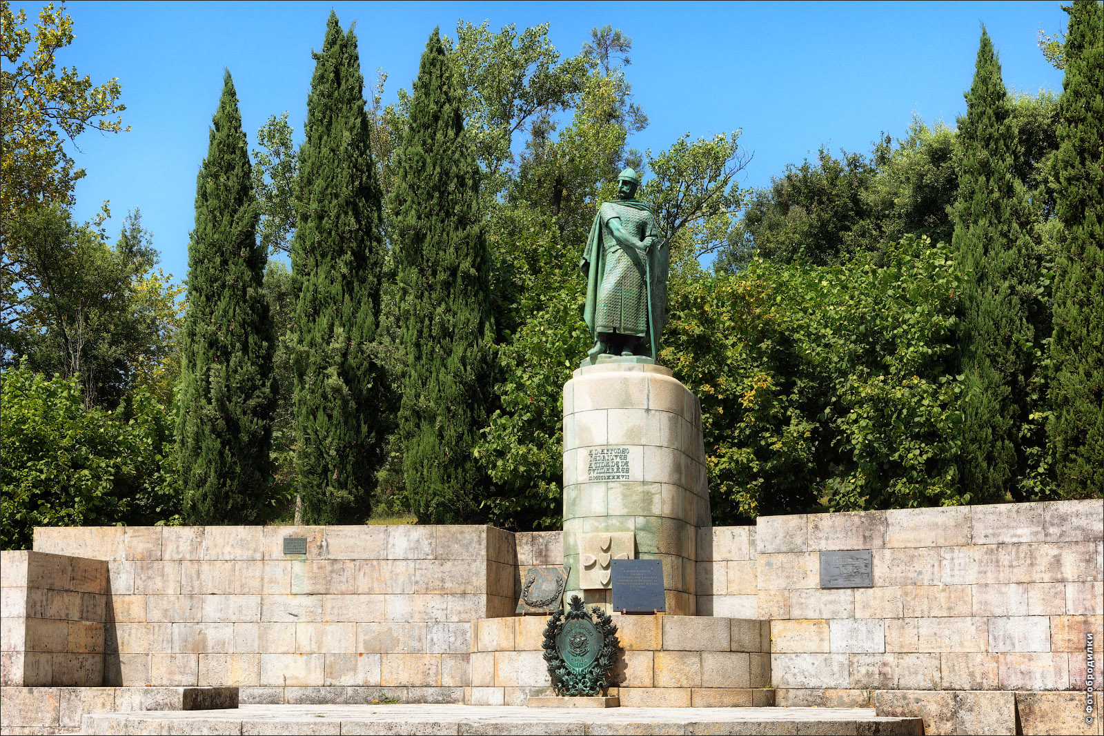 Памятник Афонсу Энрикешу, Гимарайнш, Португалия