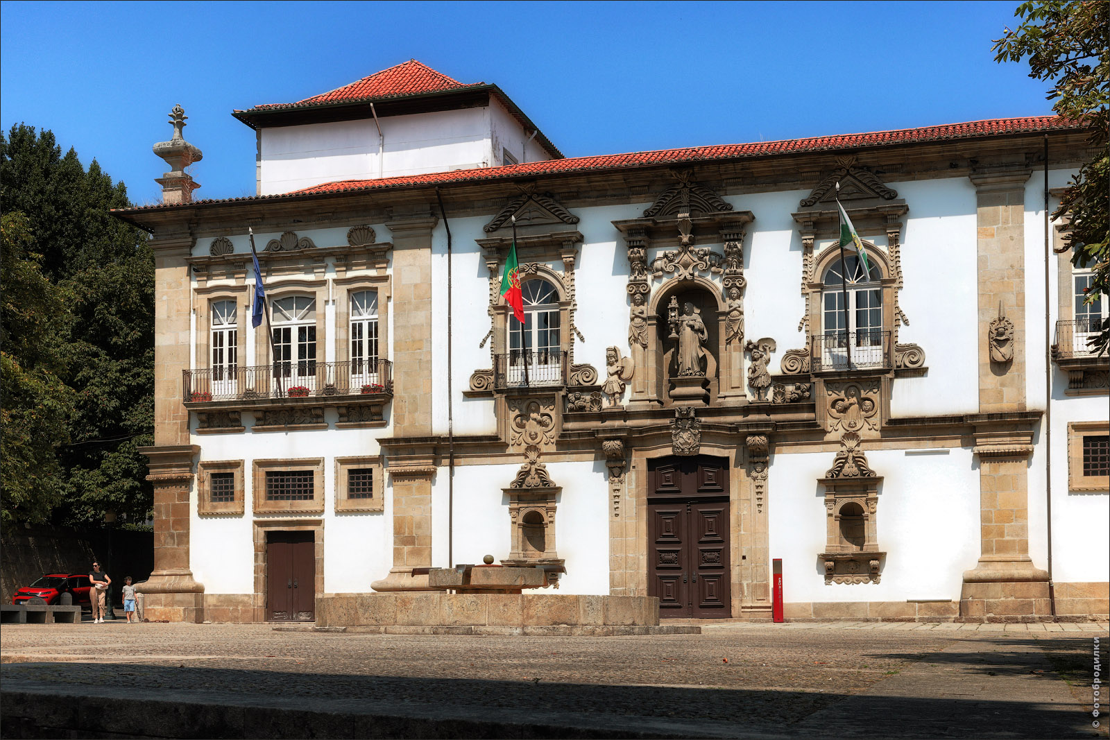 Монастырь св. Клары (Igreja e Convento de Santa Clara), Гимарайнш, Португалия