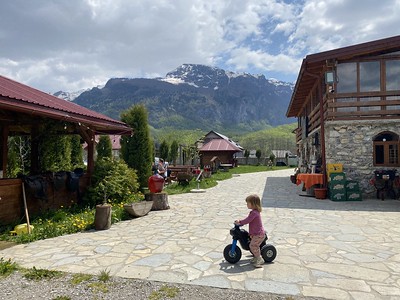 Kalandozásaink a montenegrói Gusinjében – A Ropojana-völgy