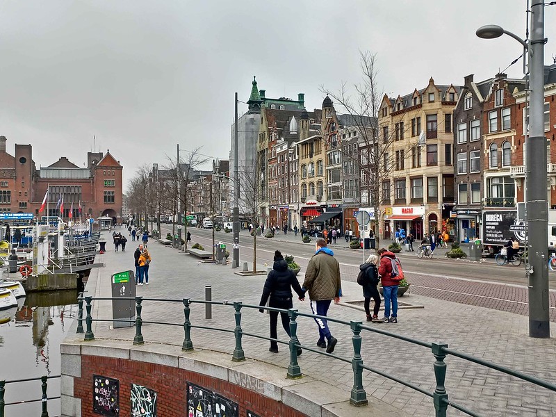 Damrak: Amsterdam's Historic Gateway to Culture and Commerce