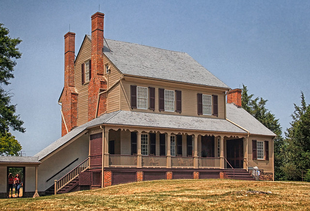 A View of the front of the Historic Sully Plantation