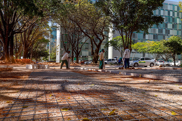 Obras levam acessibilidade a calçadas da Esplanada dos Ministérios