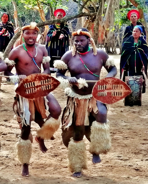 SÜDAFRIKA( South-Africa), KWAZULU-NATAL, Traditional village  Gooderson-Duma Zulu Lodge, warrior's  dance , 22355