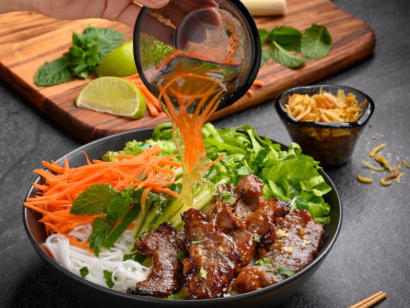 popular dishes in Vietnam - bun cha