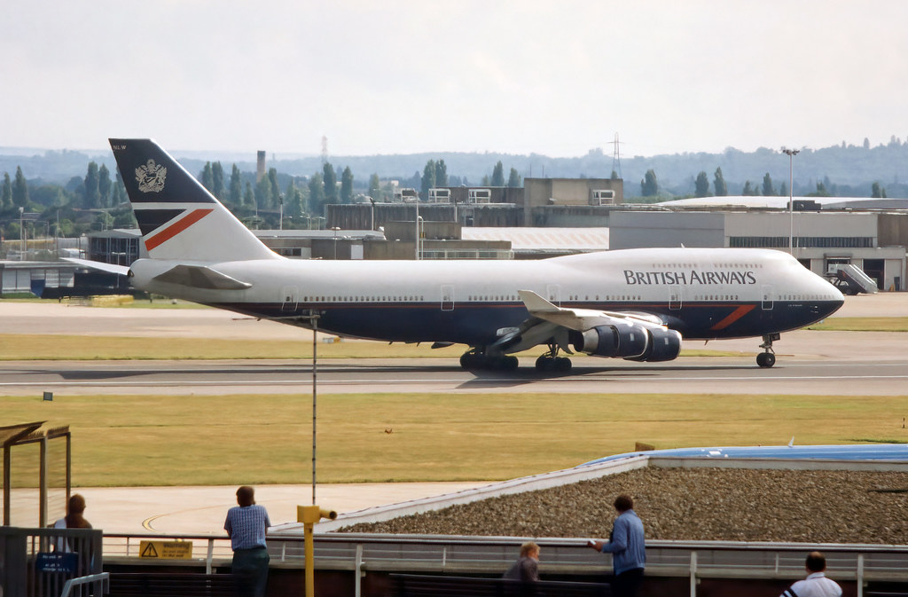 Boeing 747-436 G-BNLW Heathrow October 1992