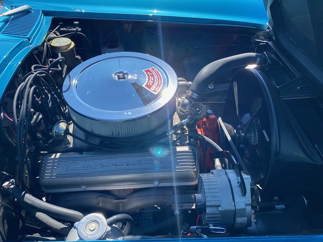 1965 Chevy Corvette Sting Ray convertible - Engine