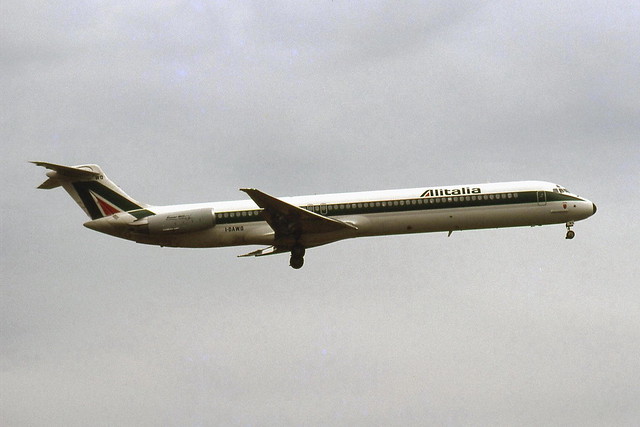 1985 McDonnell Douglas MD-82