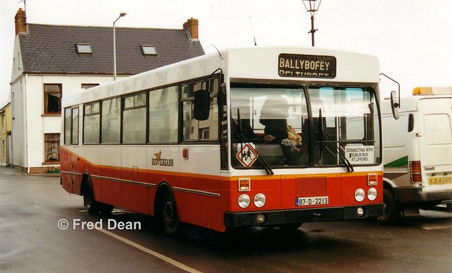 Bus Éireann KR 213 (87-D-2213).