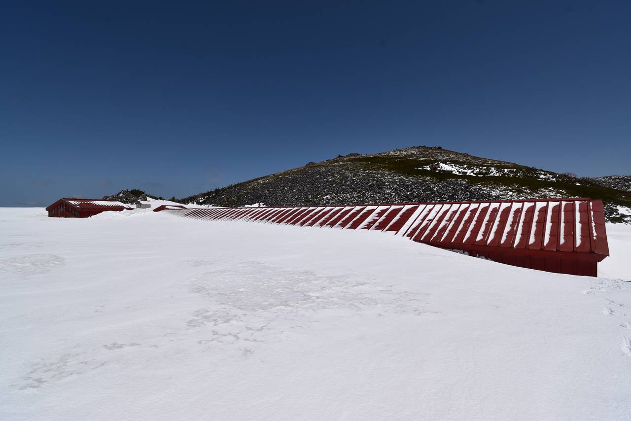 【北アルプス】GWの白馬岳登山（1泊2日・白馬山荘）雪に埋まった白馬大池山荘