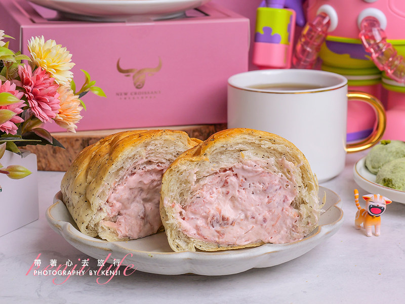 pink-new-croissant-21