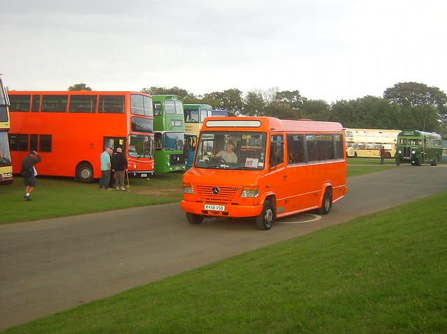 Revel Minibus - R458VSD - UK-Independents20143327