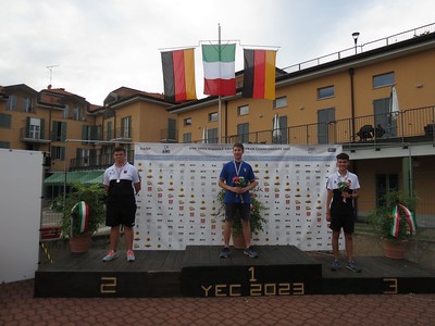 Male Youth Stroke Play Podium