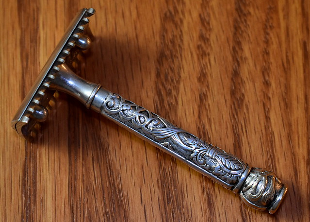 Vintage Gillette Pocket Edition Safety Razor, No. 504 Empire Pattern, Triple Plated Silver, 3-Piece DE Razor, Made In The USA By The American Button Company (ABC) For Gillette, Circa 1909