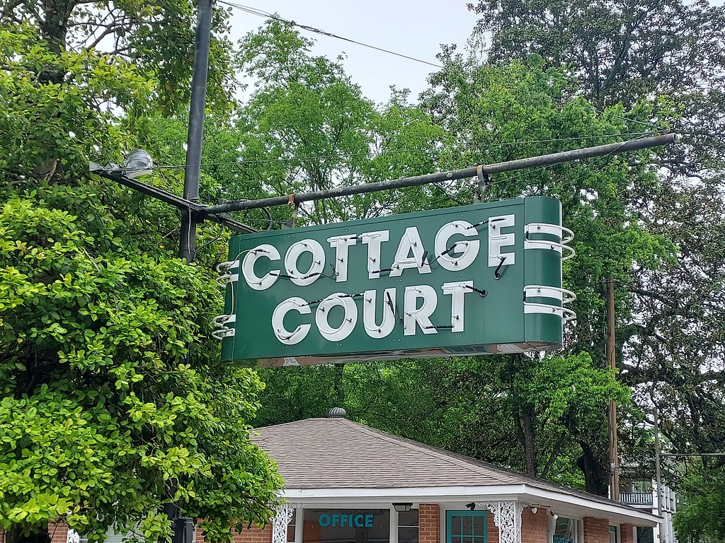 Cottage Court sign