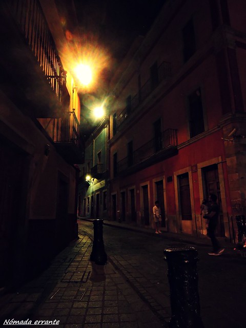 Entre las calles y la noche