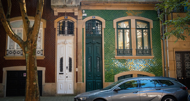 Tiled buildings, Porto