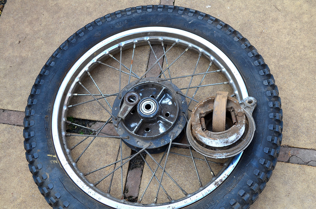 DT100 rear wheel removed