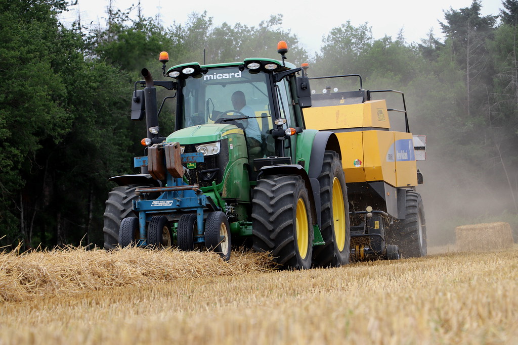 JohnDeere 6155 M + NewHolland BB960A