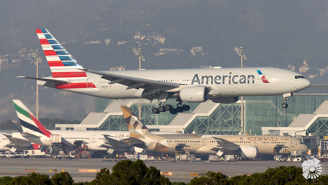 American Airlines B777-223ER N782AN