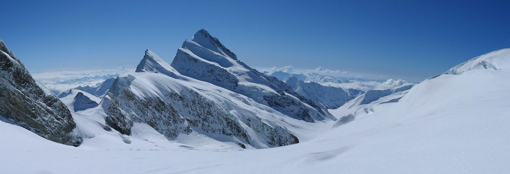 Finsteraarhorn Berner Alpen / Alpes bernoises Švýcarsko foto 09