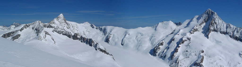 Finsteraarhorn Berner Alpen / Alpes bernoises Švýcarsko foto 22