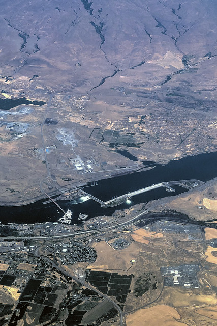 US OR Portland PDX approach 8265 The Dalles dam-Columbia River