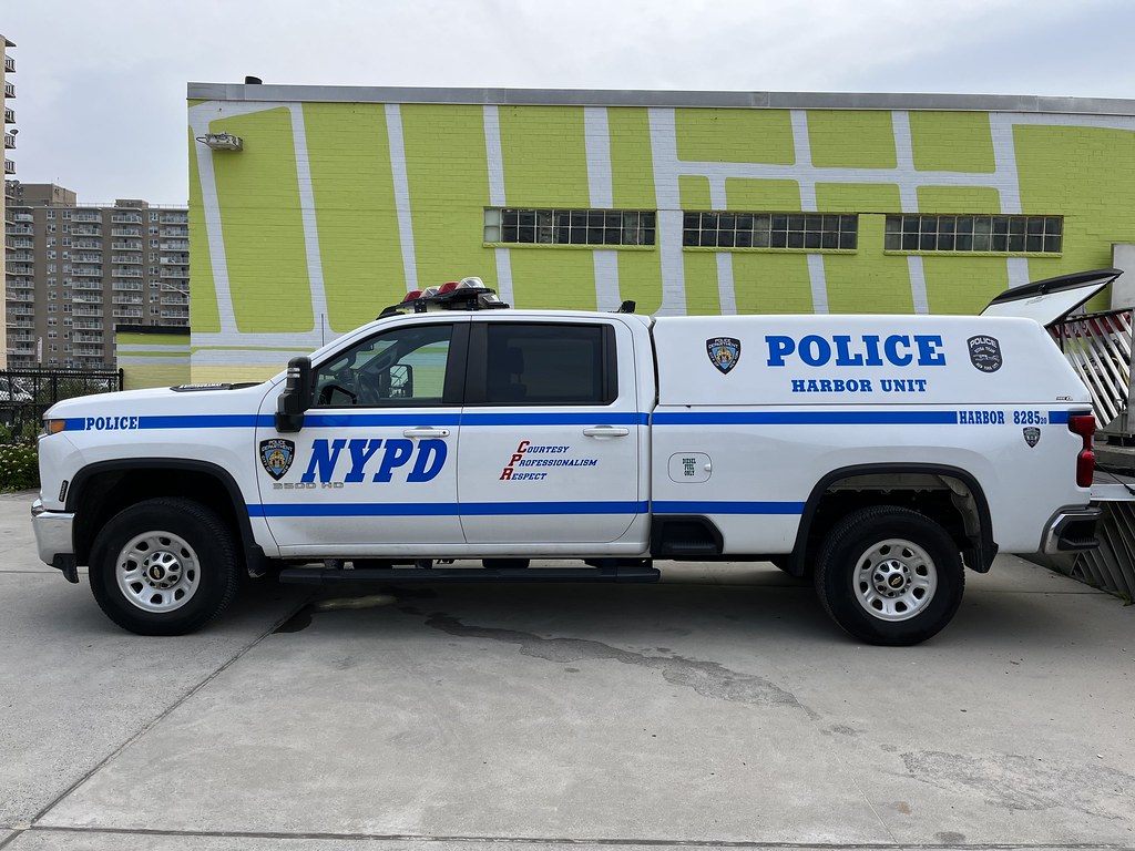 NYPD Harbor Unit Scuba Team Chevy Silverado #8285.