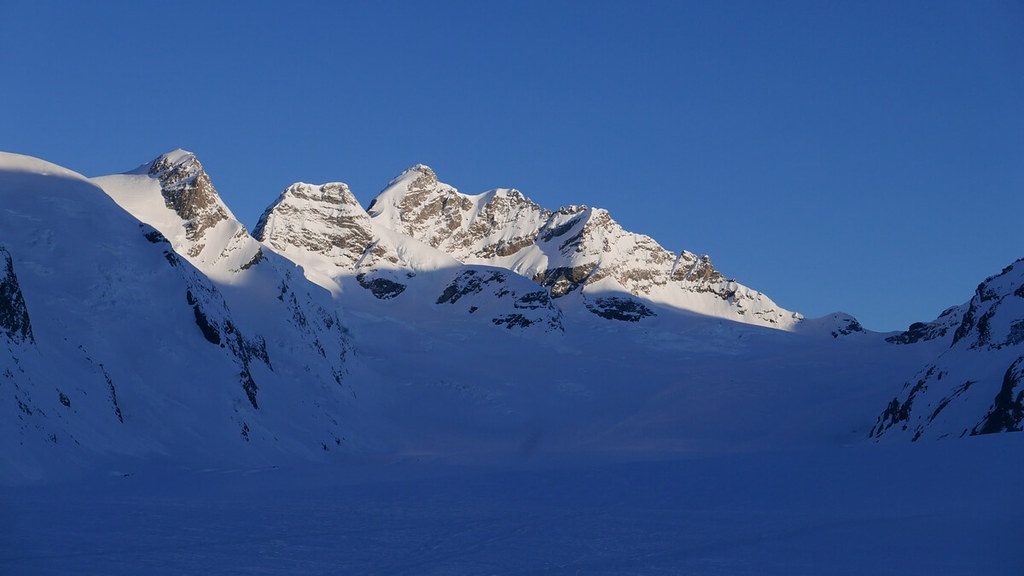 Jungfrau Berner Alpen / Alpes bernoises Švýcarsko foto 02
