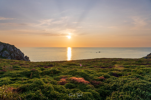 Beuzec-Cap-Sizun, Département Finistère, Bretagne, France (explored 2023-08-24) by photoxisch, Beuzec-Cap-Sizun, Département Finistère, Bretagne, France
More sunrises & sunsets: <a href="htt