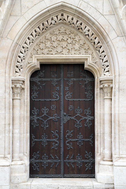 Old door_Matthias Church_Budapest_(IMG_5535a)