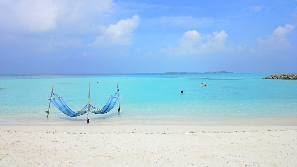 Bikini-beach-Maafushi