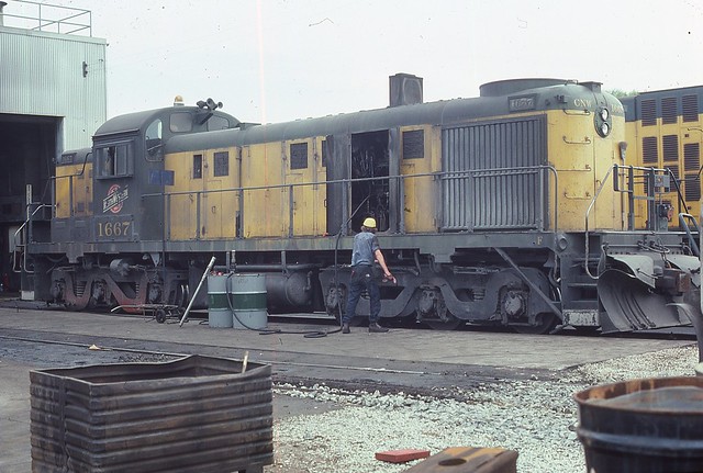 working on C&NW RSD-5 #1667
