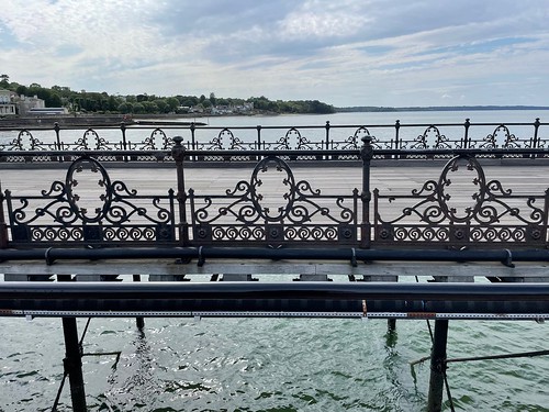 The original 1814 Ryde Pier, seen from the new walkway 