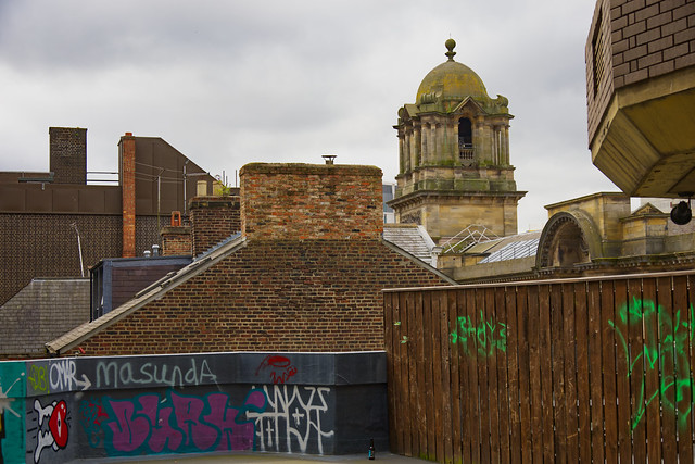Rooftops and graffiti   IMG_2870