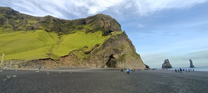 Paisajes del sur. Cascadas Sedjalandsfoss y Skogafoss. Playa de Réynisfjara. - Vuelta a Islandia con Landmmanalaugar en 9 días. (43)