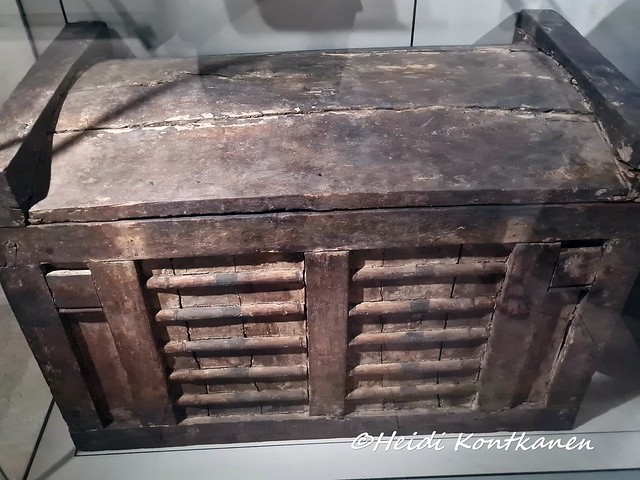 Old Kingdom coffin