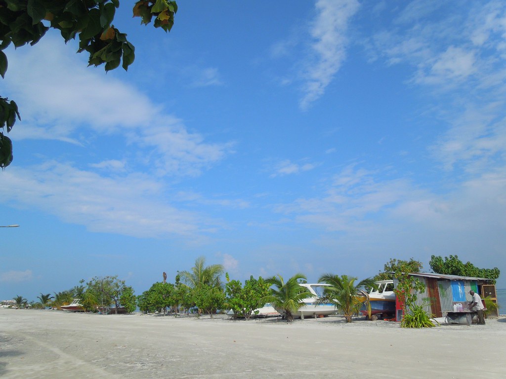Malediivit-Maafushi-edullisesti