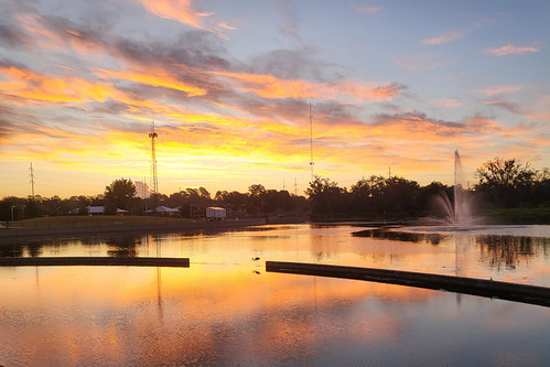 Sunrise at Depot Park by farolsfotos, sunrise depotpark park gainesvilleflorida lake pond