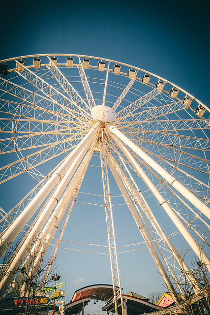 Who doesn’t love a winter Ferris wheel?