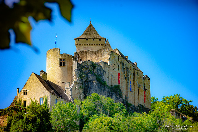 Castle view like almost 800 years back in history - Chateau de Castelnaud (Castelnaud-la-Chapelle/FR)