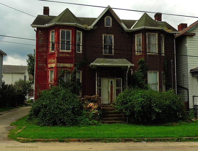 108 North Sixth Street, Connellsville, PA