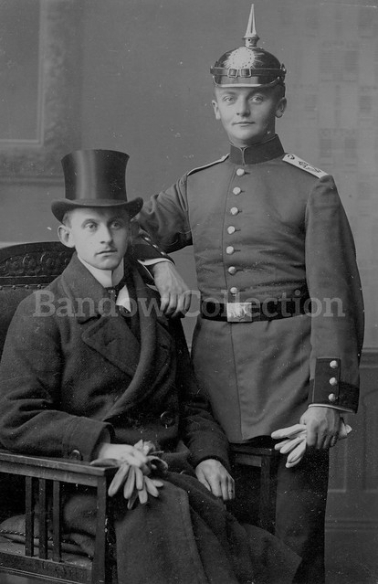 A soldier of Mecklenburgisches Füsilier-Regiment Kaiser Wilhelm Nr. 90 and his brother
