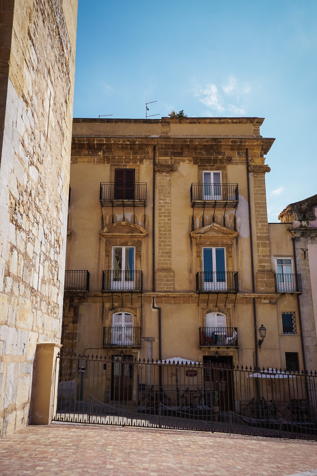 Beautiful Buildings of Cefalu | Explore the Picturesque Town of Cefalu | Cefalu Sicily Travel Guide | What to See, Do and Eat in Cefalu | Discover the Best Things to do in Cefalu, Sicily, Italy | Sicily Travel Tips | Visit Sicily