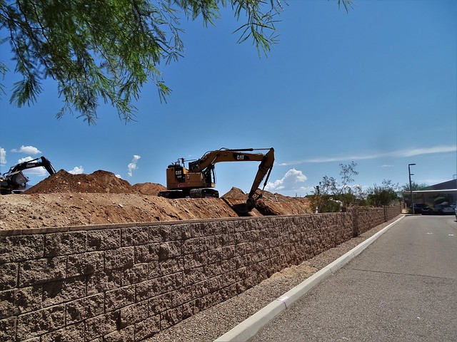 20230830 Construction near Arizona Urology Office on La Cholla (2)