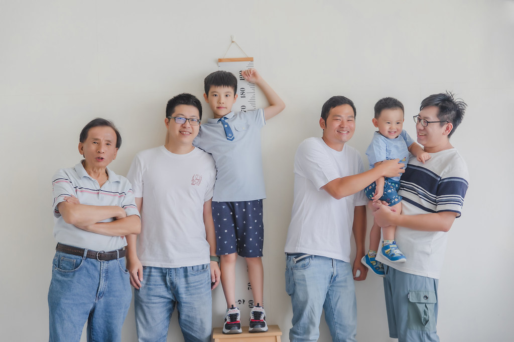 [親子寫真] 楊惟凱 全家福拍攝@迪司陽光攝影棚-最專業的團隊完成全家福照，拍出有溫度的照片! #兒童寫真