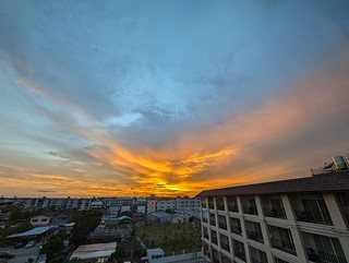 Sunset Skies from Sinsuvarn Hotel 8